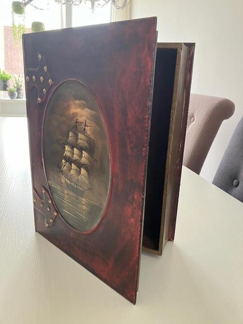 Bewaardoos/boek dummy/sieraden koffer met zeilschip, Huis en Inrichting, Woonaccessoires | Kisten, Zo goed als nieuw, Minder dan 50 cm