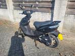 Scooter agm brash 50, Fietsen en Brommers, Ophalen, Zo goed als nieuw, Benzine