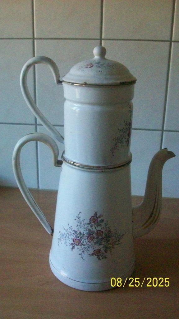 Frans emaille koffiepot met roze bloem, Antiek en Kunst, Antiek | Emaille, Ophalen of Verzenden