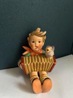 Hummel beeldje Heini de Bandoneonspieler no 110/1, Ophalen of Verzenden, Nieuw, Beeldje of Poppetje