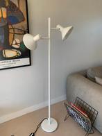 Witte vintage design vloerlamp met 2 verstelbare spots wit, Huis en Inrichting, Lampen | Vloerlampen, Ophalen, Gebruikt, Retro vintage
