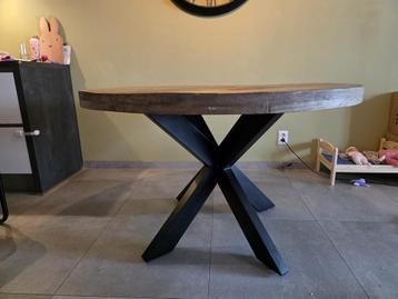 Eettafel 120cm mangohout beschikbaar voor biedingen