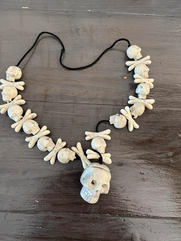 Leuke doodshoofd , skeletten ketting  beschikbaar voor biedingen
