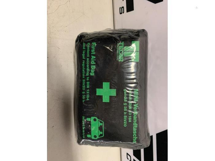 EHBO kit van een Volkswagen Taigo, Auto-onderdelen, Overige Auto-onderdelen, Volkswagen, Gebruikt, 3 maanden garantie, Ophalen of Verzenden