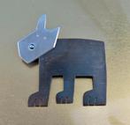 Design broche handgemaakt - hond - gemerkt, Antiek en Kunst, Ophalen of Verzenden