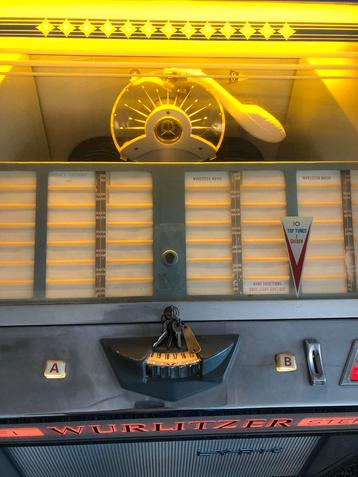 Jukebox van wulitzer in zeer nette staat liric beschikbaar voor biedingen