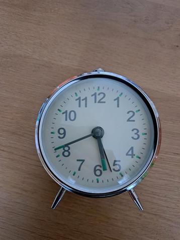 Vintage wekker beschikbaar voor biedingen