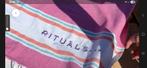 NIEUW RITUALS HANDDOEK/HAMMANDOEK...zomerse kleuren!, Huis en Inrichting, Ophalen of Verzenden, Nieuw, Handdoek