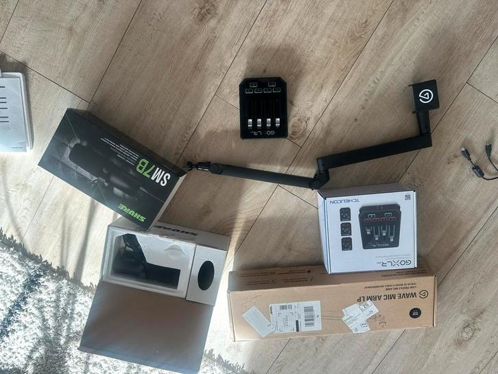 Shure SM7B + GoXLR Mini + Elgato Wave Mic Arm, Muziek en Instrumenten, Microfoons, Zo goed als nieuw, Studiomicrofoon, Ophalen of Verzenden