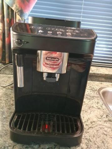 DeLonghi koffie machine beschikbaar voor biedingen