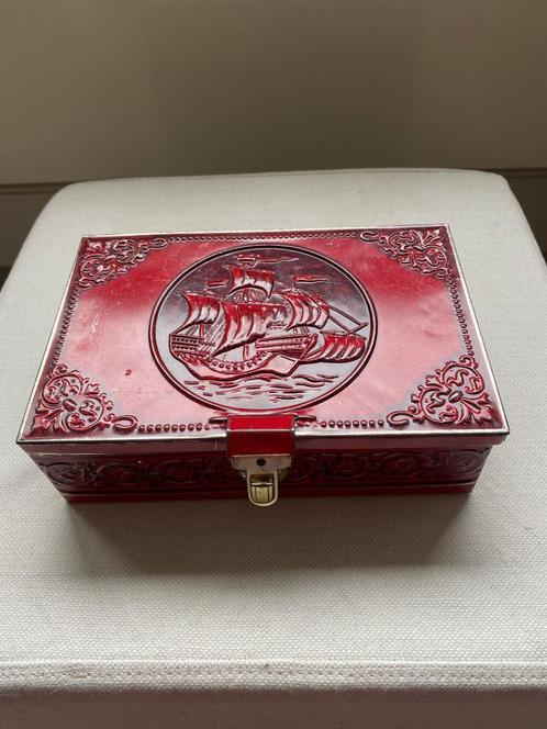 Elisabeth Bas vintage trommeltje, Hobby en Vrije tijd, Overige Hobby en Vrije tijd, Zo goed als nieuw, Ophalen of Verzenden