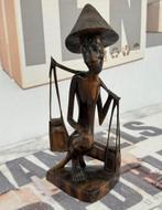 Vintage Mid Century Balinese handgesneden houten visser boer, Antiek en Kunst, Kunst | Beelden en Houtsnijwerken, Ophalen of Verzenden