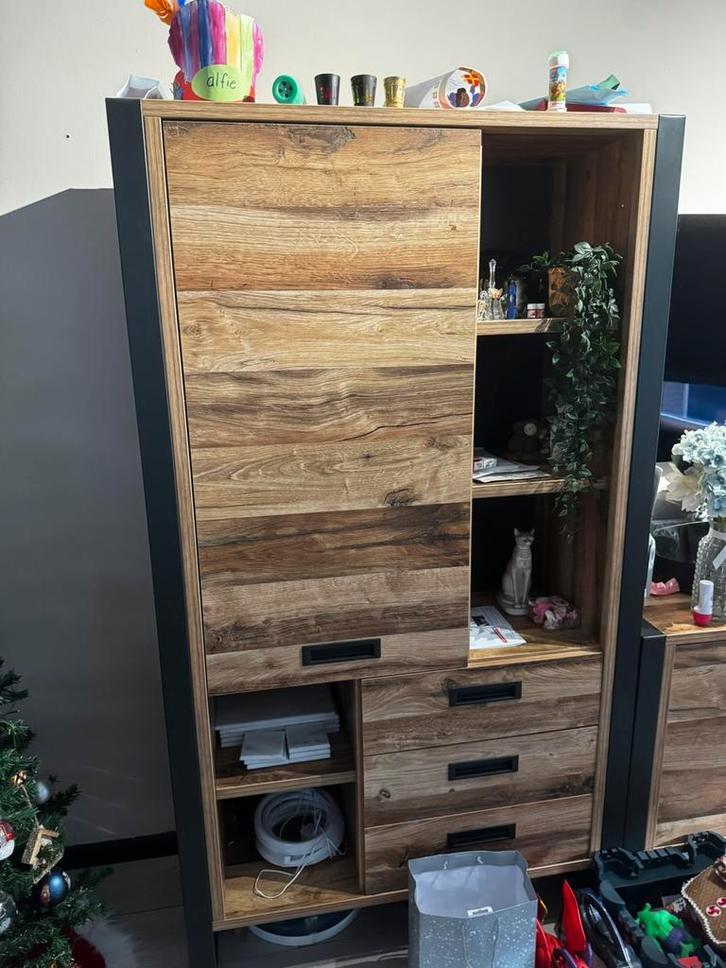 Haco Wonen hoge kast – zwart metalen frame | nieuwprijs €900, Huis en Inrichting, Kasten | Boekenkasten, Zo goed als nieuw, 150 tot 200 cm