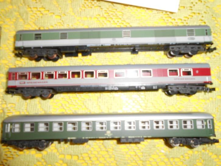 Minitrix 3083 en 3092 en Fleischmann 8110 personentrein DB, Hobby en Vrije tijd, Modeltreinen | N-Spoor, Nieuw, Treinset, Gelijkstroom