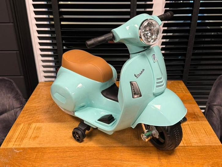 Partij Vespa/bmw elektrisch kinderen, Zakelijke goederen, Partijgoederen en Retail | Partijgoederen, Overige categorieën, Ophalen