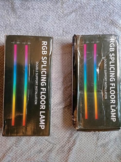2 Nieuwe staande RGB lampen met afst bediening,alle kleuren, Huis en Inrichting, Lampen | Vloerlampen, Nieuw, Minder dan 100 cm