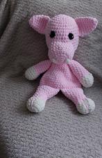 Knuffel varken Rose met chenille garen., Ophalen of Verzenden, Nieuw, Overige typen