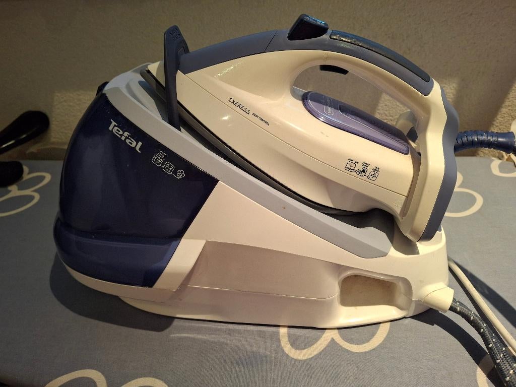 Tefal easygliss stoomstrijkijzer, Ophalen, Zo goed als nieuw, Strijkijzer met snoer