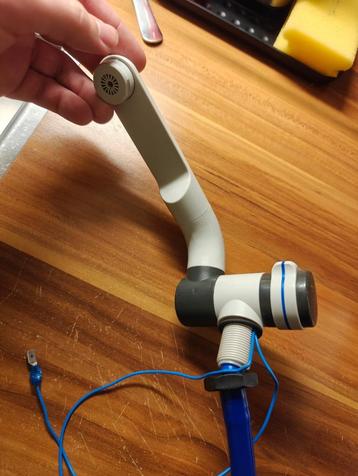 Caravan / Camper waterpomp en kraan beschikbaar voor biedingen