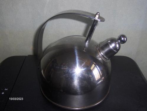 Roestvrij Stalen Fluitketel ( 1,5 liter ) die echt nog Fluit, Huis en Inrichting, Keuken | Keukenbenodigdheden, Gebruikt, Ophalen of Verzenden