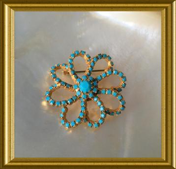 Vintage broche, costume jewelry, turkoois blauwe steentjes beschikbaar voor biedingen