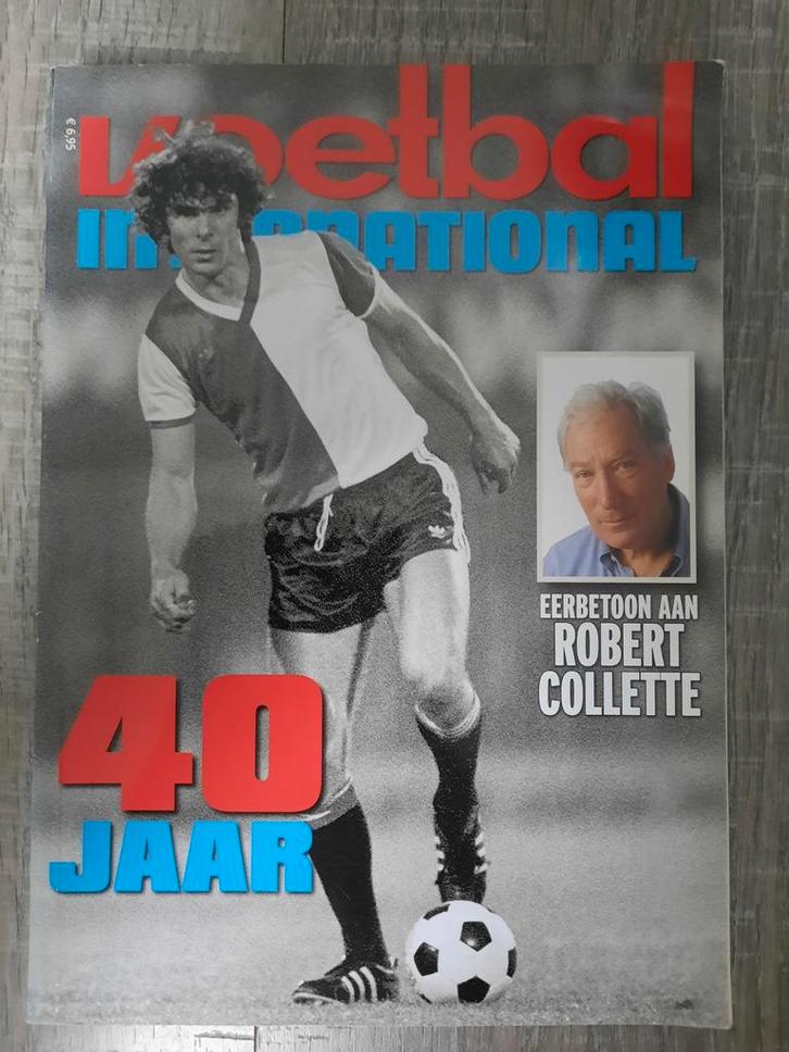 Boek 40 jaar Voetbal International, Verzamelen, Sportartikelen en Voetbal, Zo goed als nieuw, Boek of Tijdschrift, Overige sporten