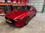 Mazda 3 Skyactiv-d 116pk 2019 Rood LUXERY, Auto's, Voorwielaandrijving, 4 cilinders, Leder, Navigatiesysteem