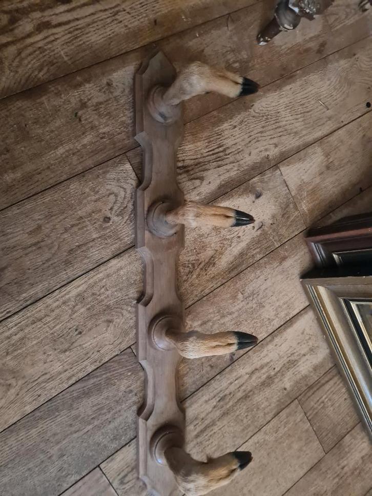 Oude stoere kapstok met herten pootjes, Huis en Inrichting, Woonaccessoires | Kapstokken, Zo goed als nieuw, Wandkapstok, Minder dan 100 cm