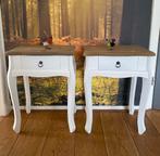 Twee nachtkastjes- landelijk- wit met houten blad, Ophalen, Zo goed als nieuw, Minder dan 45 cm, 55 tot 70 cm