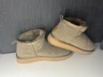 UGG Dames Laarzen - Comfort en Stijl!, Lage of Enkellaarzen, Ophalen of Verzenden, Zo goed als nieuw, Grijs