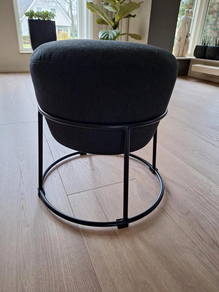 Ikea poef Emmislöv, stof Vissle donkergrijs, Huis en Inrichting, Banken | Voetenbanken en Poefen, Zo goed als nieuw, Minder dan 50 cm