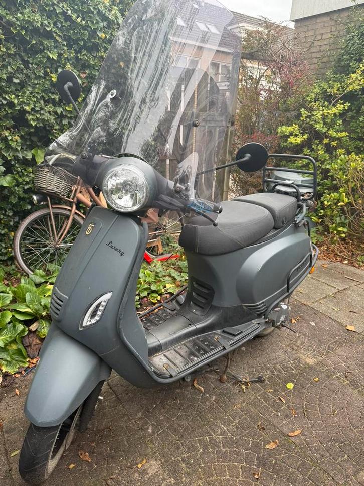 BTC Riva blauw kenteken, Fietsen en Brommers, Snorfietsen en Snorscooters, Gebruikt, Overige merken, Benzine, Ophalen