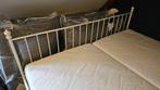 Tweepersoonsbed met matrassen en lattembodems, Huis en Inrichting, Slaapkamer | Bedden, Ophalen, Wit, Tweepersoons, Zo goed als nieuw