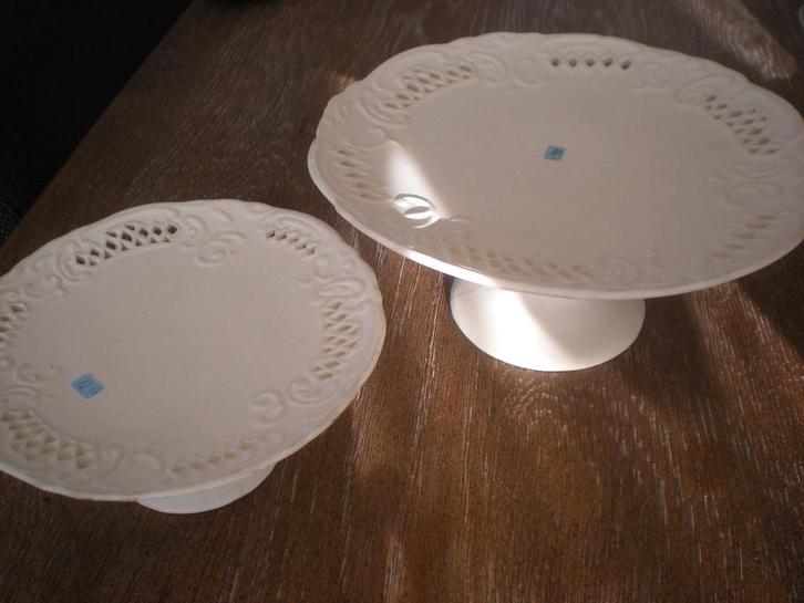 te koop prachtige aardewerk en glazen taartschalen, Huis en Inrichting, Keuken | Servies, Nieuw, Schaal of Schalen, Overige stijlen