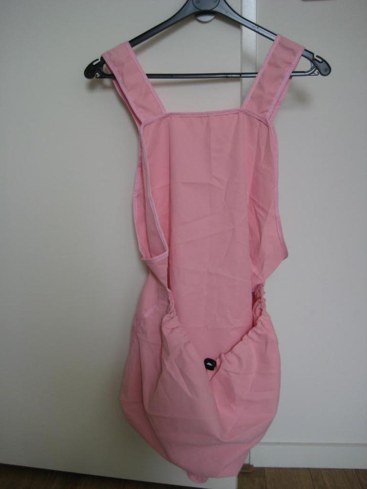 Roze schort met buidel voor kitten of puppy NIEUW!, Dieren en Toebehoren, Katten-accessoires, Nieuw, Ophalen of Verzenden