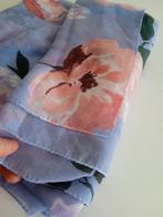 Bloemen print sjaal / hijab, Kleding | Dames, Mutsen, Sjaals en Handschoenen, Maat 38/40 (M), Verzenden, Daisy, Zo goed als nieuw