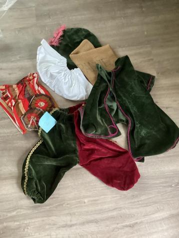 Pietenpakken twee stuks voor kinderen  beschikbaar voor biedingen