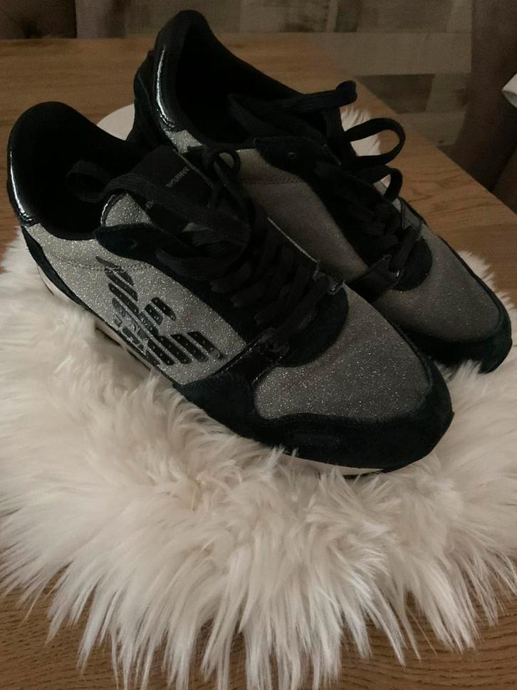 Dames sneakers Armani zwart /zilver maat 39, Kleding | Dames, Schoenen, Zo goed als nieuw, Sneakers of Gympen, Zwart, Ophalen of Verzenden
