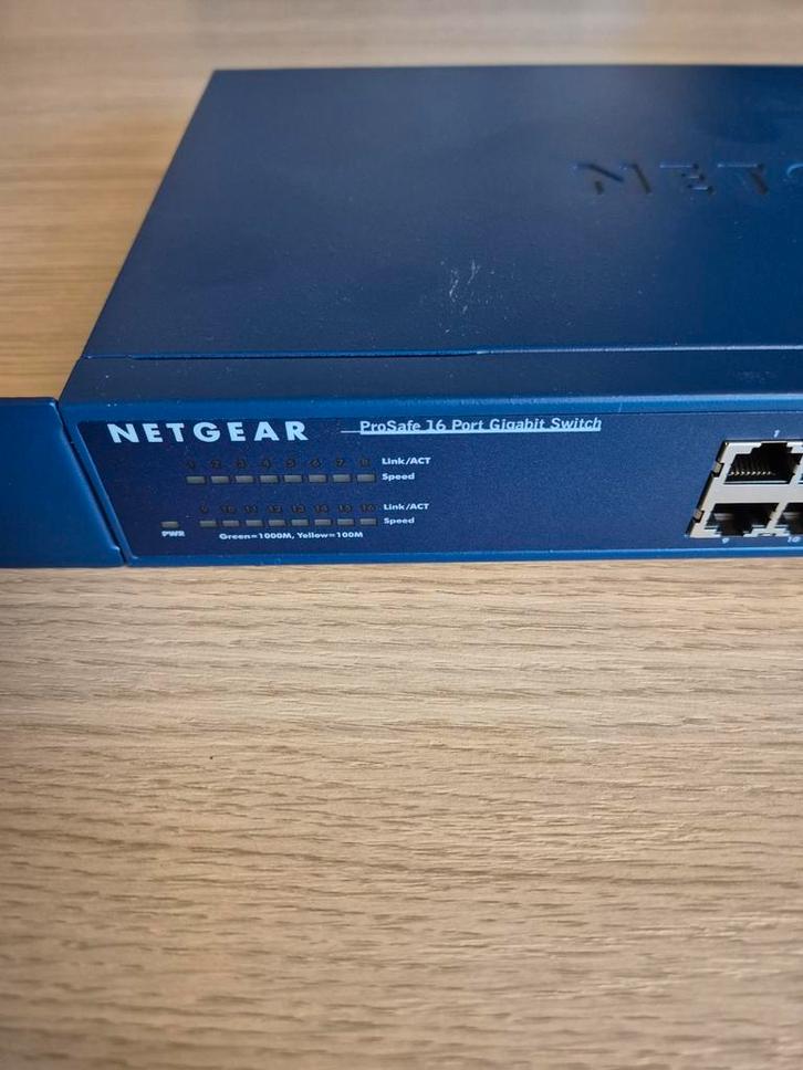 Netgear ProSafe 16-poorts Gigabit Switch, Computers en Software, Netwerk switches, Gebruikt, Ophalen of Verzenden