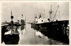 Schepen aangemeerd in kanaal met sleepboot, Verzamelen, Ophalen of Verzenden, Voor 1920, Ongelopen, Noord-Holland