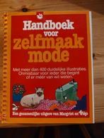 Zelfmaakmode Boek Margriet & Knip 1981 - Naaien, Ophalen of Verzenden, Gelezen, Borduren en Naaien, Margriet en Knip