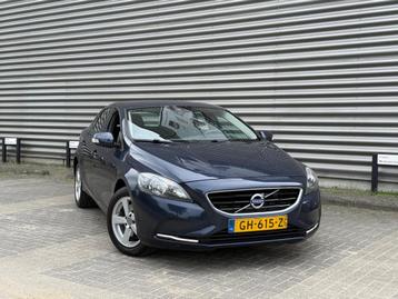 Volvo V40 1.6 T2 Momentum (bj 2015) ECC|PDC|NAVI|LED beschikbaar voor biedingen