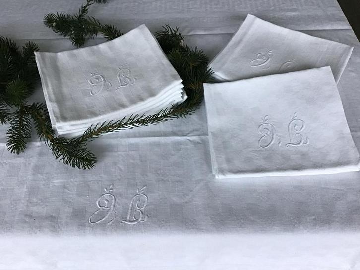 Tafelkleed/servetten/initialen/kerst/Frans linnengoed, Antiek en Kunst, Antiek | Kleden en Textiel, Ophalen of Verzenden