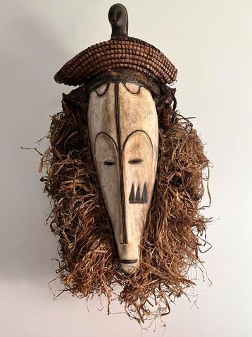 LOT: 2508V-Zeldzaam uit Gabon Fang Ngil Masker - met raffia beschikbaar voor biedingen