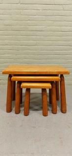 Vintage eiken brutalist mimiset, nesting tables, set van 3, Huis en Inrichting, Tafels | Bijzettafels, Minder dan 45 cm, Gebruikt