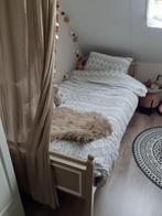 eenpersoons bed met nachtkastje, Huis en Inrichting, Slaapkamer | Bedden, Beige, 90 cm, Gebruikt, Eenpersoons