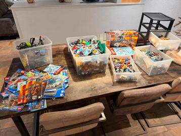 Zeer grote partij Lego met heel veel minifiguren beschikbaar voor biedingen