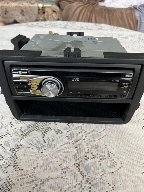 JVC auto Radio CD en MP3 werkt goed, Auto diversen, Autoradio's, Gebruikt, Ophalen of Verzenden