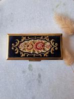 Vintage petit point messing sieradendoosje golden seal, Antiek en Kunst, Curiosa en Brocante, Ophalen of Verzenden