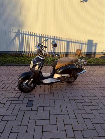 Scooter/Brommer 45km/h zonder kenteken beschikbaar voor biedingen